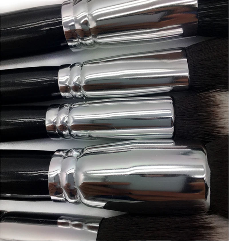 Zoeva 15-Piece Makeup Brush Set with Pouch – Professional Cosmetic Brushes for Face, Eyes & Lips